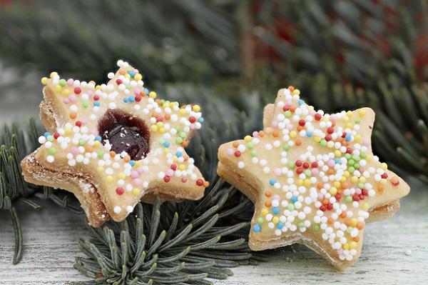 Besonders beliebt sind bunte Streusel aus Zucker oder Schokostreusel. 