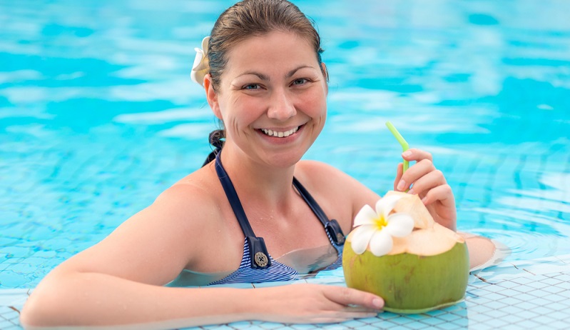 Tolle Nachrichte: Dass Kokosmilch gesund ist, ist also keine Märchen. Zudem schmeckt sie auch hervorragend. Besonders in Kombination mit frischen, tropischen, recht säurehaltigen Früchten wie Ananas, Mango oder Pfirsich.(#02)