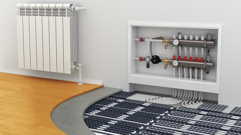 Heizkosten sparen: Bei einer Fußbodenheizung verteilt sich die Wärme über die gesamte Wohnfläche. (#03)