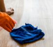 Vinylboden reinigen: Mit diesen Tipps ist lange Haltbarkeit gewährleistet ( Foto: Adobe Stock- appleyayee )