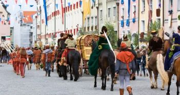 Traumhochzeit in Landshut: Magischer Tag voller Emotionen (Foto: AdobeStock - Daniel Etzold 15384599)