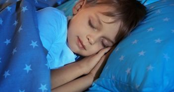 Stiftung Lesen präsentiert Bad-Buch-Bett-Routine für entspannten Schlaf zu (Foto: AdobeStock - Africa Studio115822406)